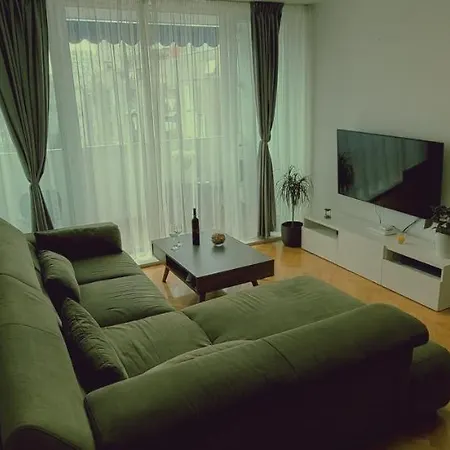 Apartman Lenci *
