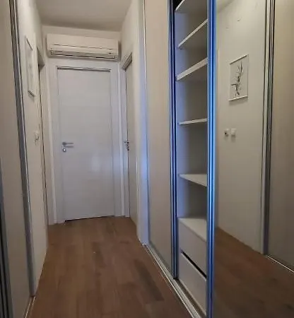 Lenci Apartman *