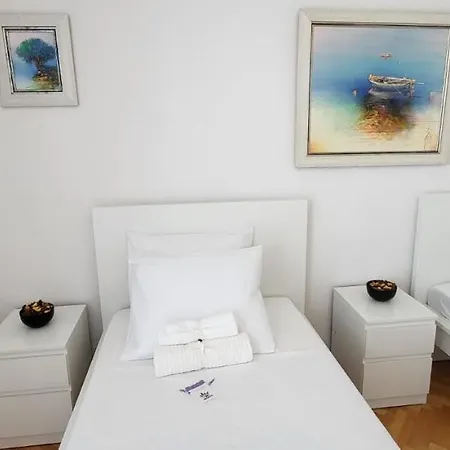 Lenci Apartman *